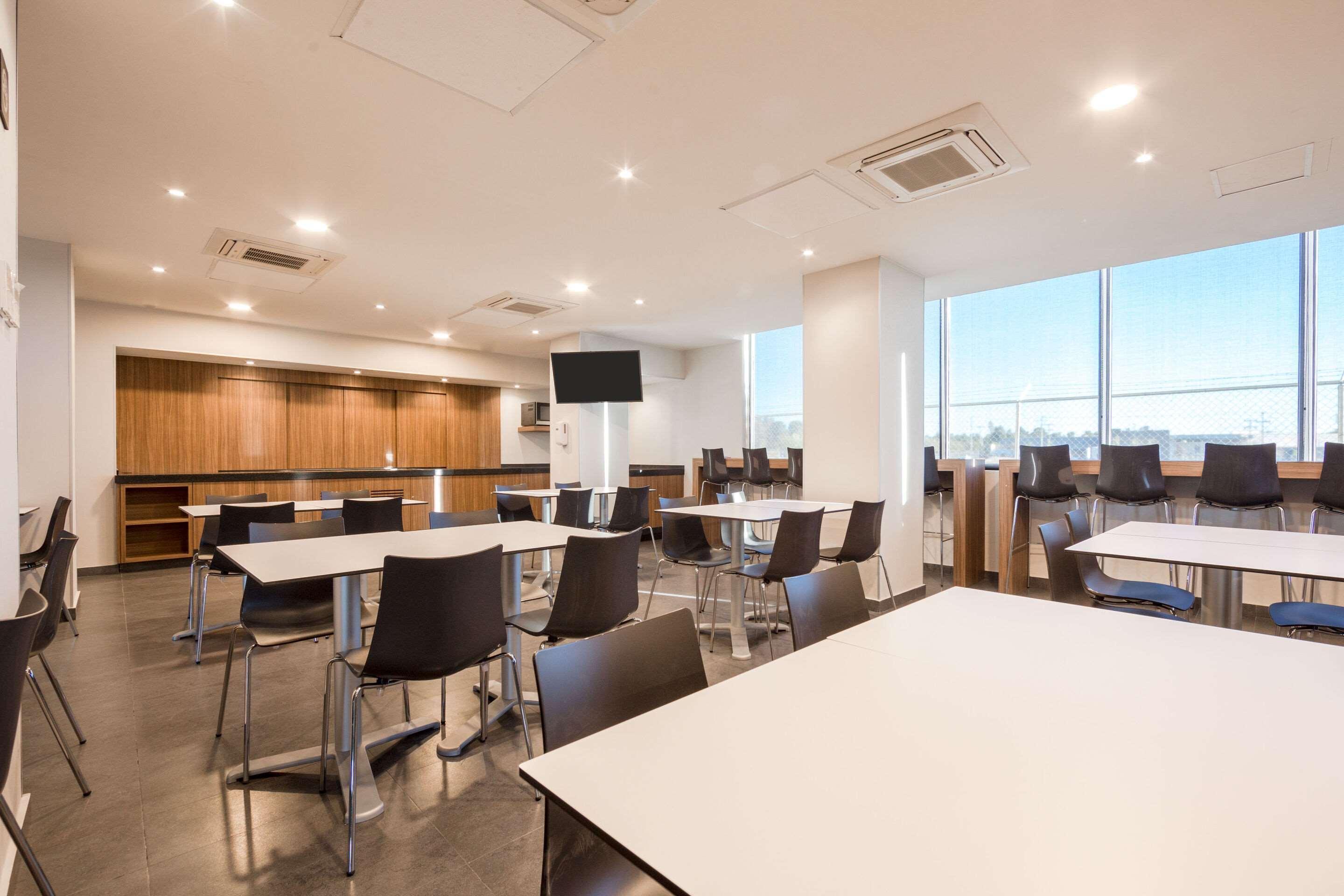 Comfort Inn Делисьяс Экстерьер фото