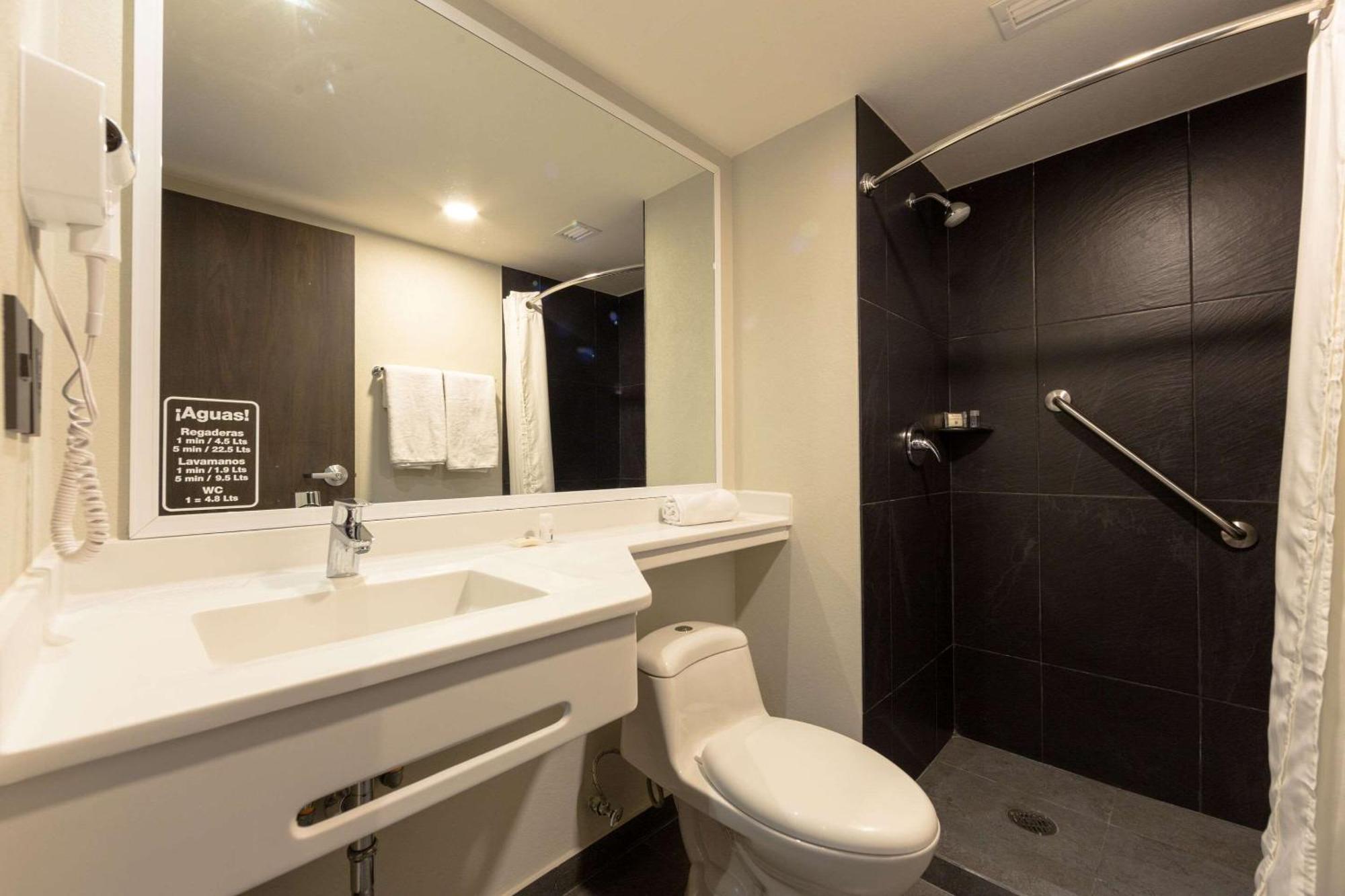 Comfort Inn Делисьяс Экстерьер фото